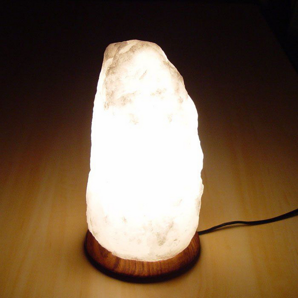 Foto principale Lampada di Sale Himalayano Bianca grezza 15-20 kg con luce calda e base in legno