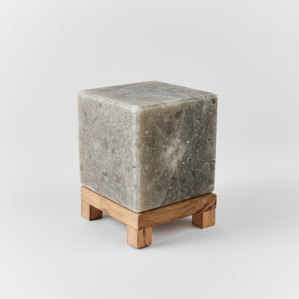 Lampada di Sale Himalayano Grigia scolpita a forma di Cubo 4 kg con luce calda e base in legno - Foto 1