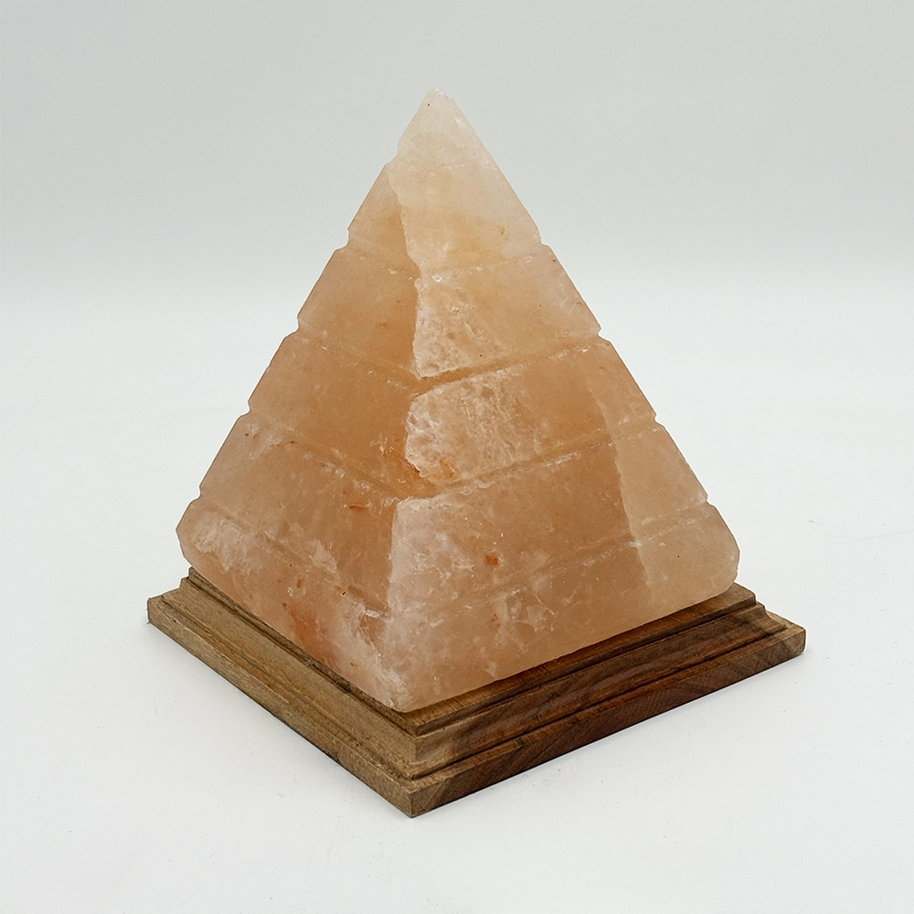 Lampada di Sale Himalayano Rosa scolpita a forma di Piramide Egiziana 3-4 kg con luce calda e base in legno - Foto 1